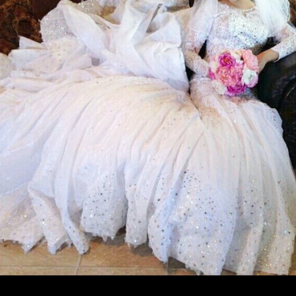 Wedding gown